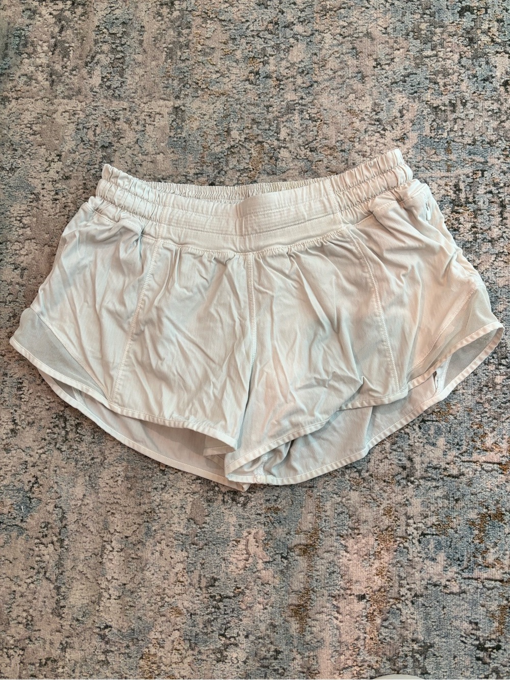 lululemon athletica white 2.5” hotty hot Athletic Running Shorts